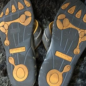 Men’s Sperry flip flops